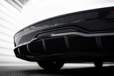 Arriere Splitter (avec une barre verticale) V.1 Tesla Model S Plaid Mk1 Facelift