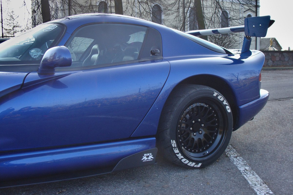 SPORT RAJOUTS DES BAS DE CAISSE POUR DODGE VIPER GTS