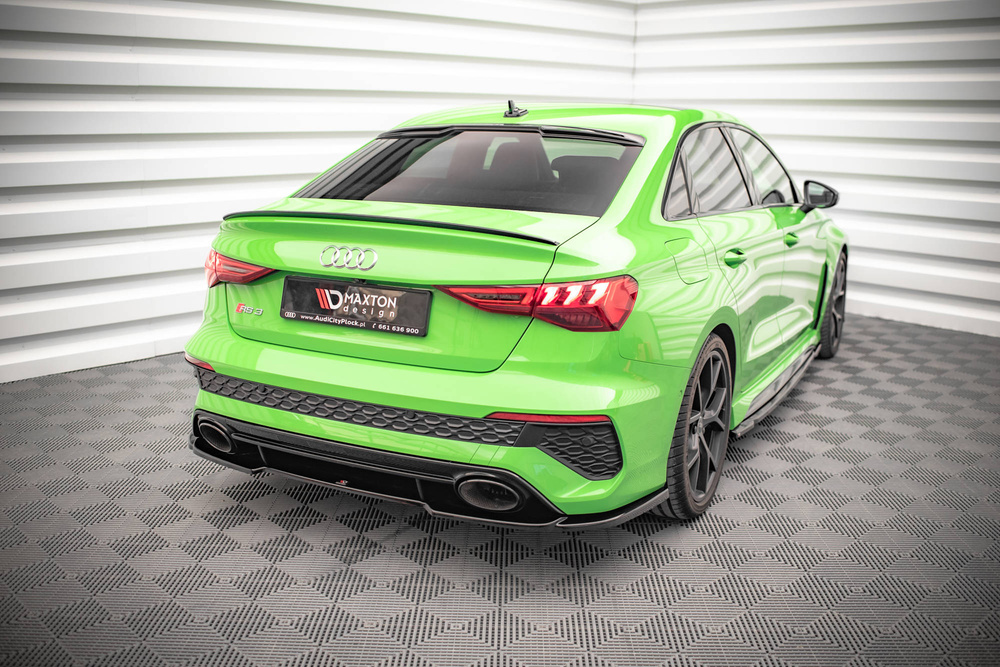 Le prolongement de la lunette arrière Audi RS3 Sedan 8Y
