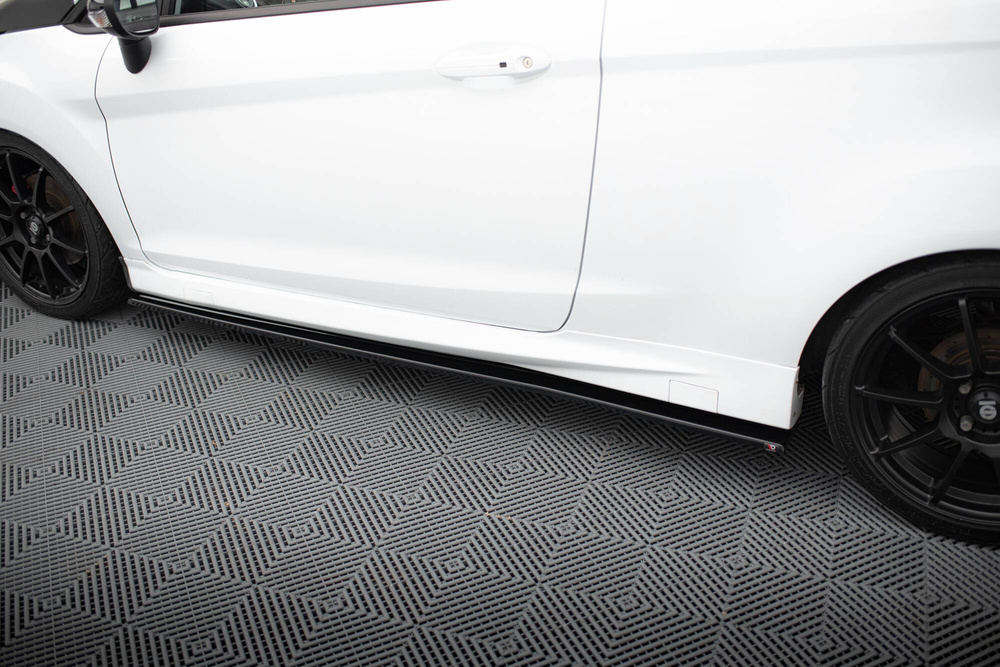 Rajouts Des Bas De Caisse Pour Ford Fiesta ST / ST-Line Mk7 / Mk7 Facelift