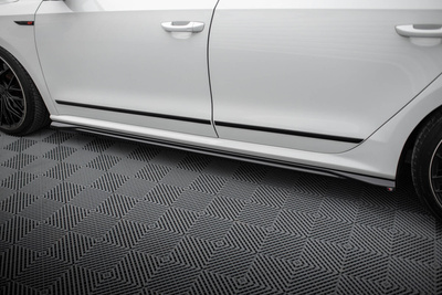Rajouts Des Bas De Caisse Volkswagen Passat GT B8 Facelift USA