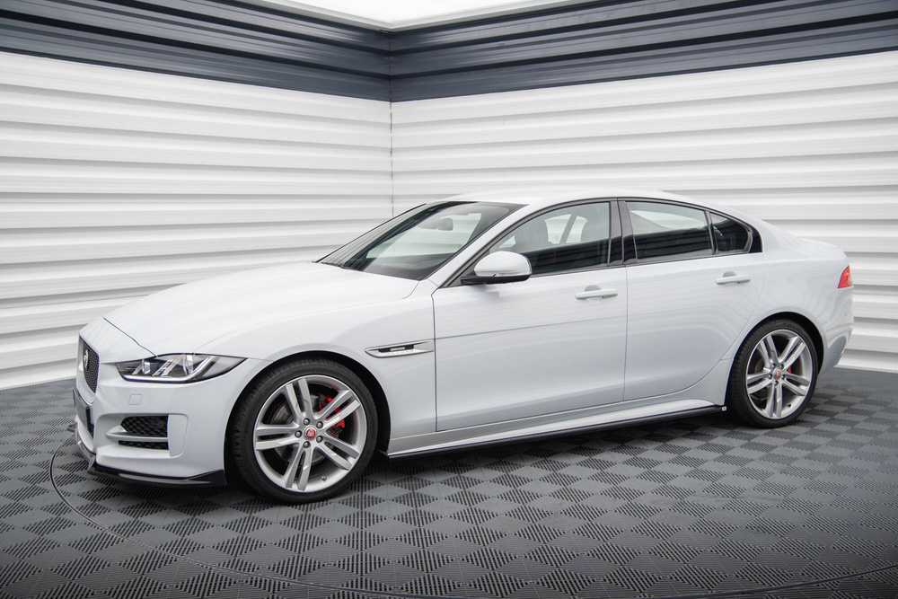 Rajouts Des Bas De Caisse Jaguar XE R-Sport X760