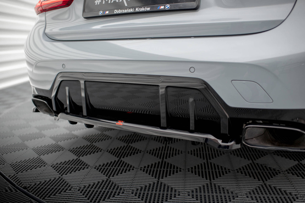Arriere Splitter (avec une barre verticale) V.1 BMW M340i G20 / G21 Facelift