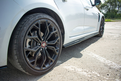 SET DES DIFFUSEUR DES BAS DE CAISSE Renault Megane IV RS