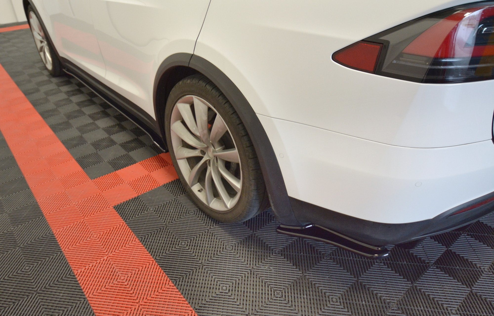 LAME DU PARE-CHOCS ARRIERE V.1 TESLA MODEL X