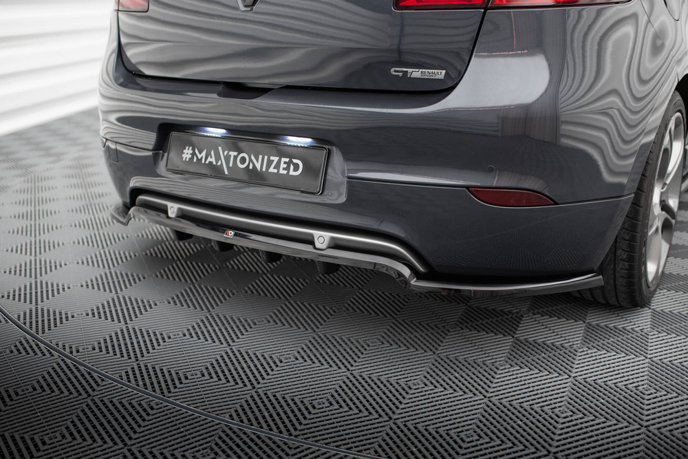 Arriere Splitter (avec une barre verticale) Renault Megane GT MK3 Facelift