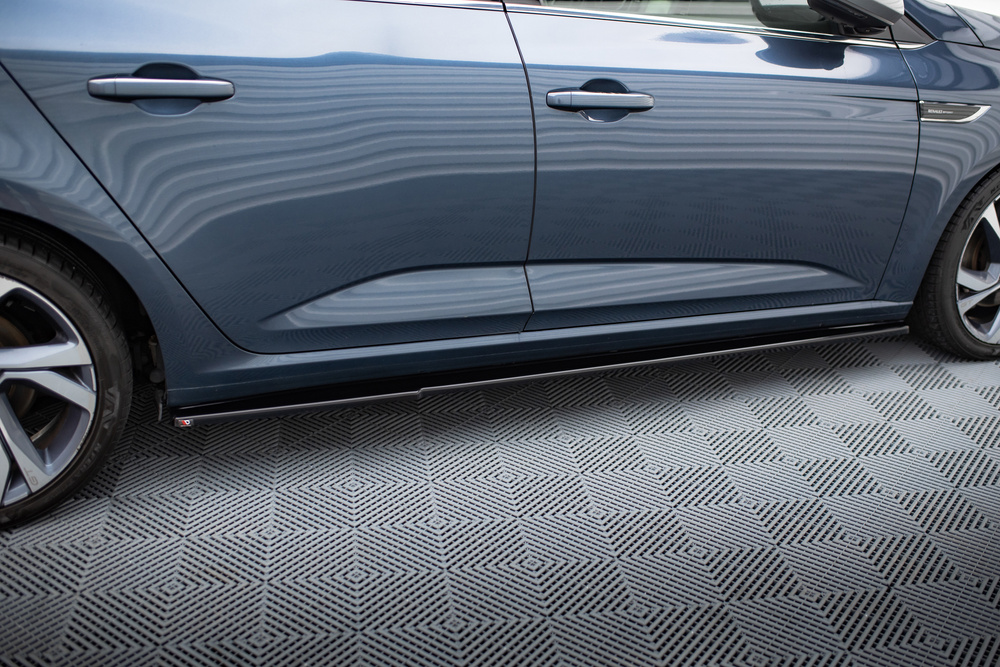 RAJOUTS DES BAS DE CAISSE POUR Renault Megane Mk4 Hatchback