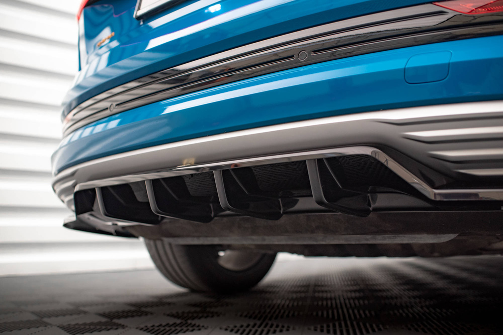 Arriere Splitter (avec une barre verticale) Audi e-tron