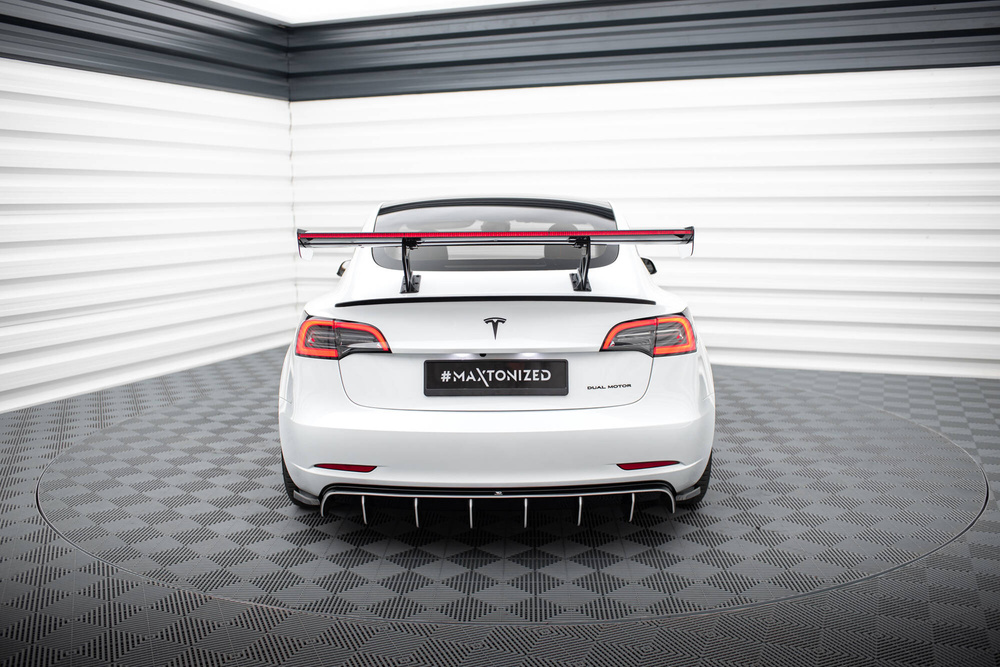 Carbon Spoiler + LED Tesla Model 3