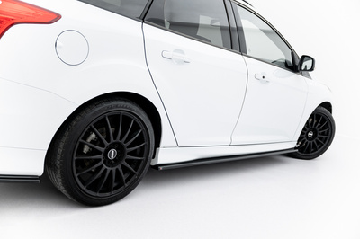 Rajouts Des Bas De Caisse Pour Ford Focus ST / ST-Line Hatchback / Estate Mk3 / Mk3 Facelift