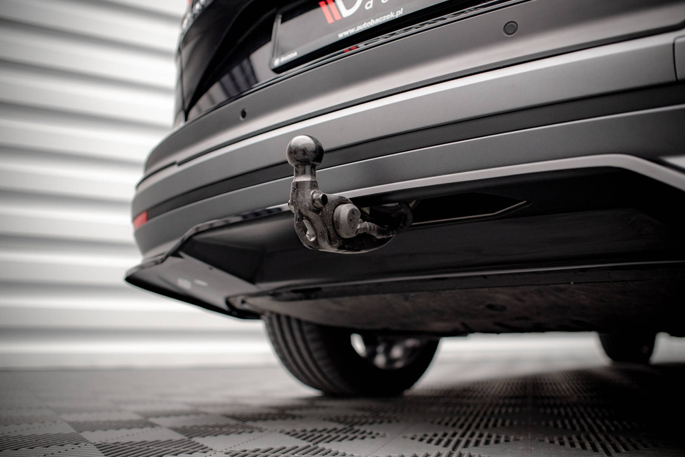 Arriere Splitter (avec une barre verticale) Skoda Enyaq iV