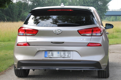 Arriere Splitter (AVEC UNE BARRE VERTICALE) HYUNDAI I30 MK3 HATCHBACK