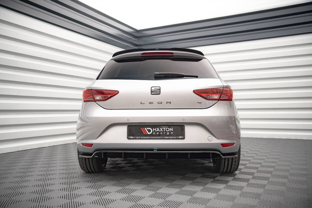 Arriere Splitter (avec une barre verticale) Seat Leon Hatchback Mk3