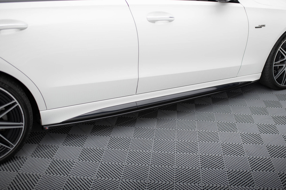 Rajouts Des Bas De Caisse Mercedes-Benz C AMG-Line / 43 AMG W206