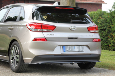 Arriere Splitter (AVEC UNE BARRE VERTICALE) HYUNDAI I30 MK3 HATCHBACK