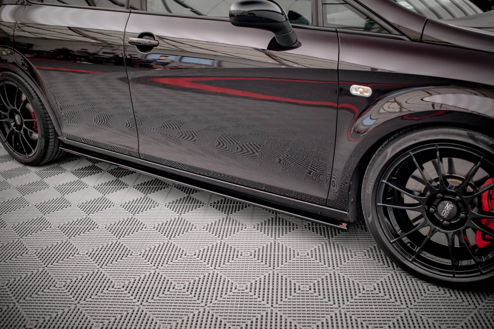 RAJOUTS DES BAS DE CAISSE POUR SEAT LEON MK2 CUPRA / FR